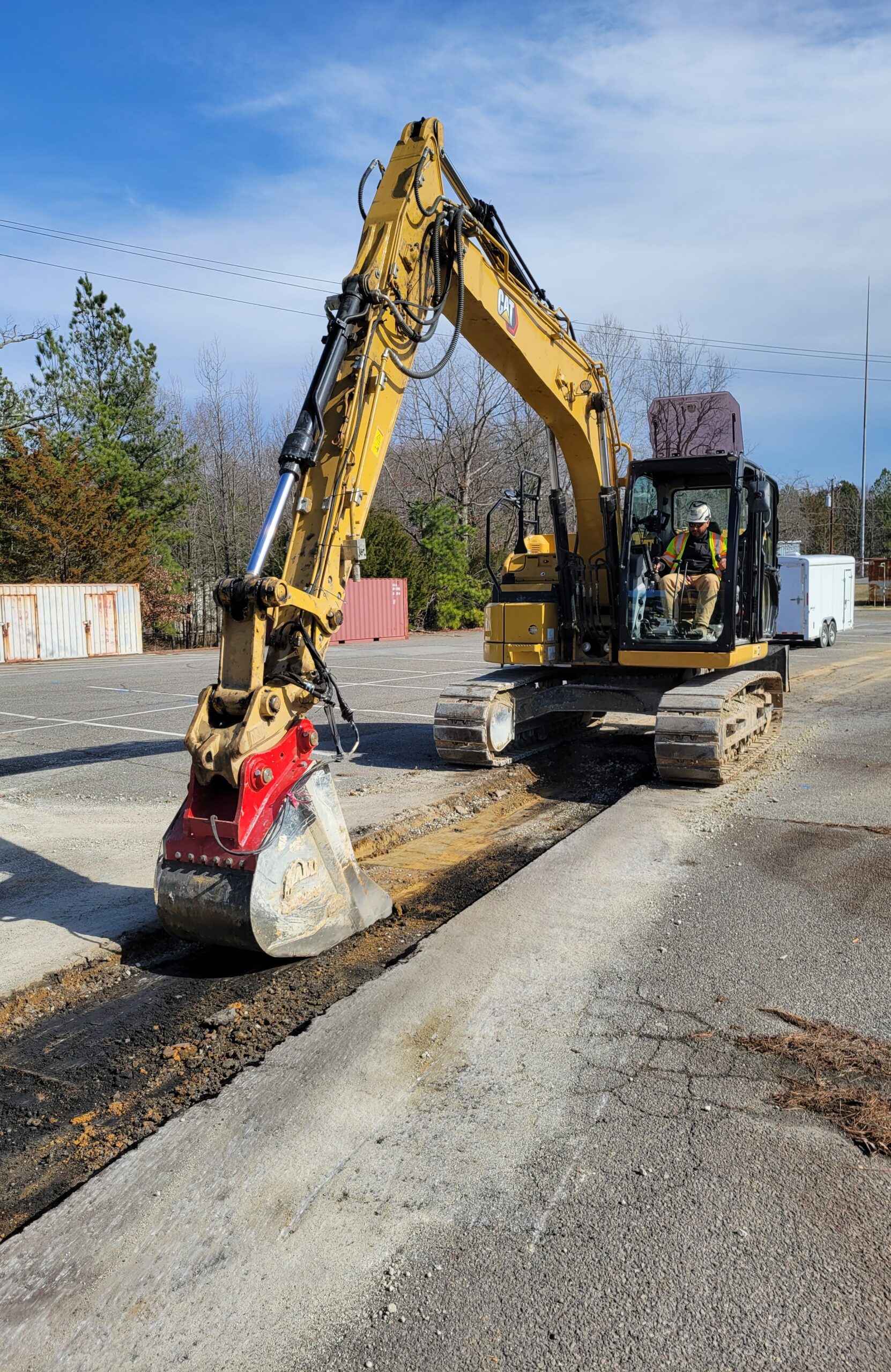 Garney Construction is using RodRadar's Live Dig Radar® (LDR) technology in excavator buckets.